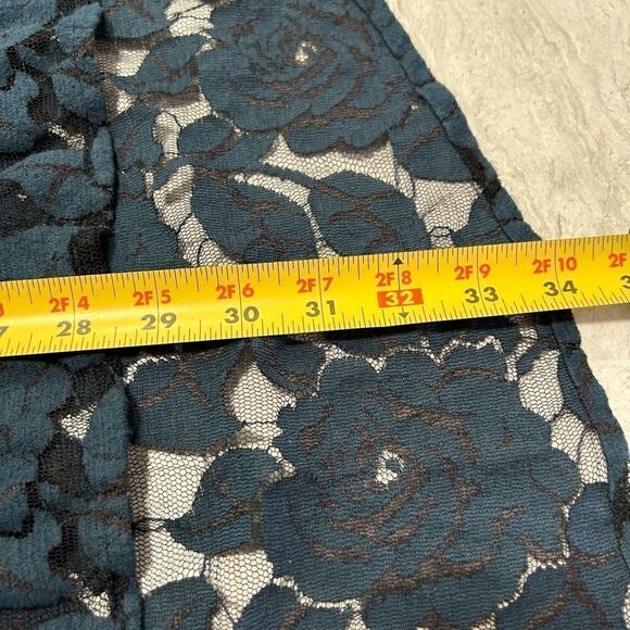 Cut Loose Women’s Blue Linen Blend Hi Low Lace Scoop Neck Top Size M - Picture 12 of 13